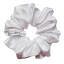 Scrunchie saténová gumička do vlasů - Snowflake - Velikost gumičky: 🫅🏻Queen - vel. ⌀15cm