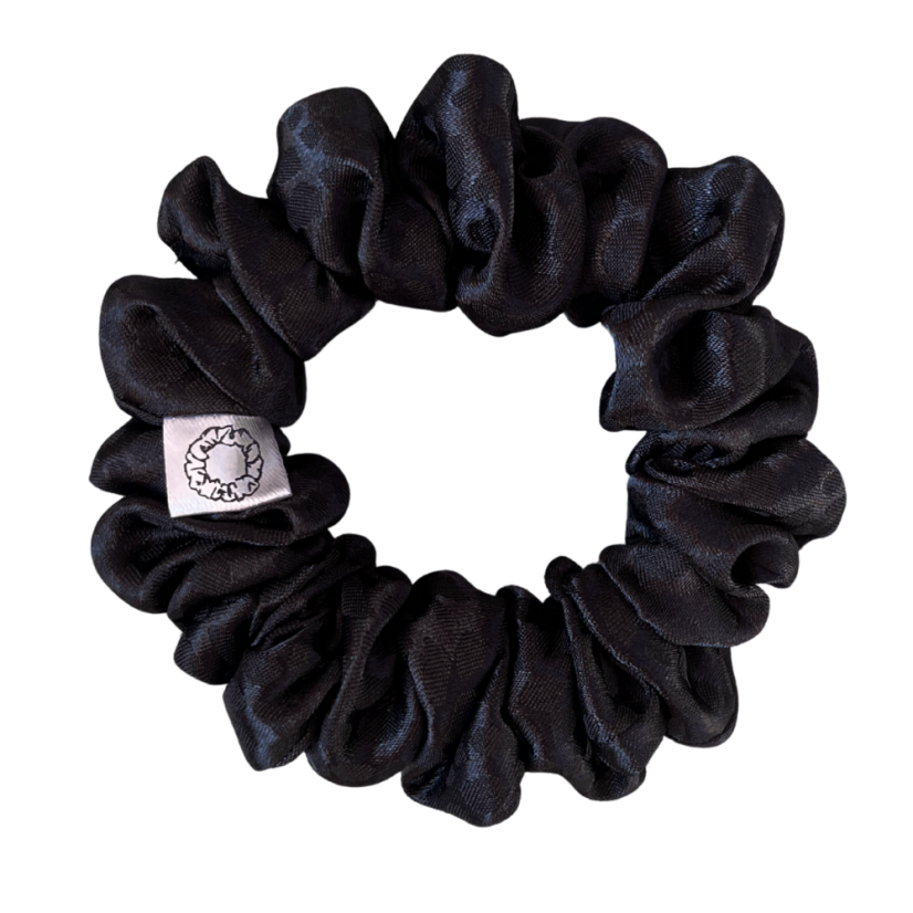 Scrunchie saténová gumička do vlasů - Charcoal - Velikost gumičky: 👸🏼Princess - vel. ⌀12cm