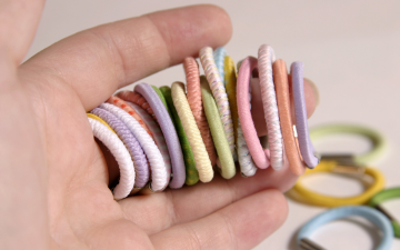 TOP 5 důvodů: Proč jsou scrunchie gumičky do vlasů lepší než ty klasické!