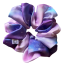 Scrunchie saténová gumička do vlasů - Violetta - Velikost gumičky: 🫅🏻Queen - vel. ⌀15cm