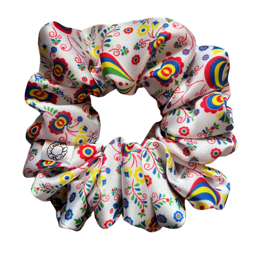 Scrunchie saténová gumička do vlasů - Folklór - Velikost gumičky: 🫅🏻Queen - vel. ⌀15cm