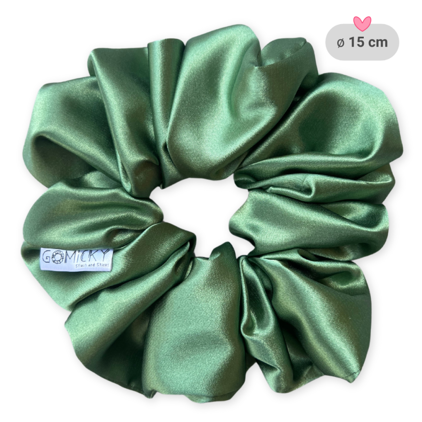 Scrunchie saténová gumička do vlasů - Esmeralda - Velikost gumičky: 🫅🏻Queen - vel. ⌀15cm